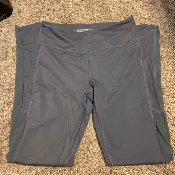 Victoria’s Secret Sport Legging Mesh Side - Picture 1 of 4